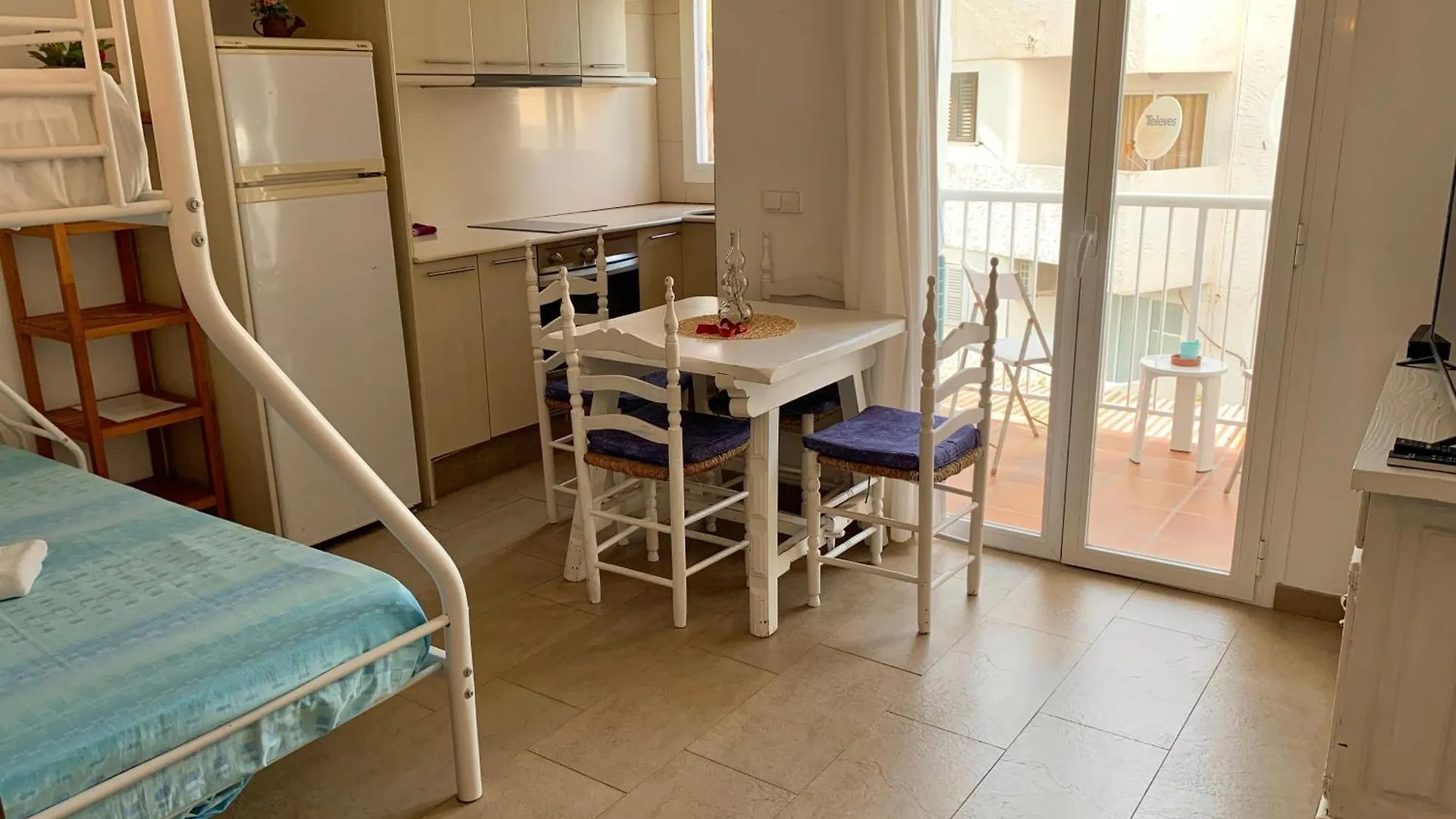 Apt Copacabana, A Pochi Passi Dal Mare Es Pujols 0*,  İspanya